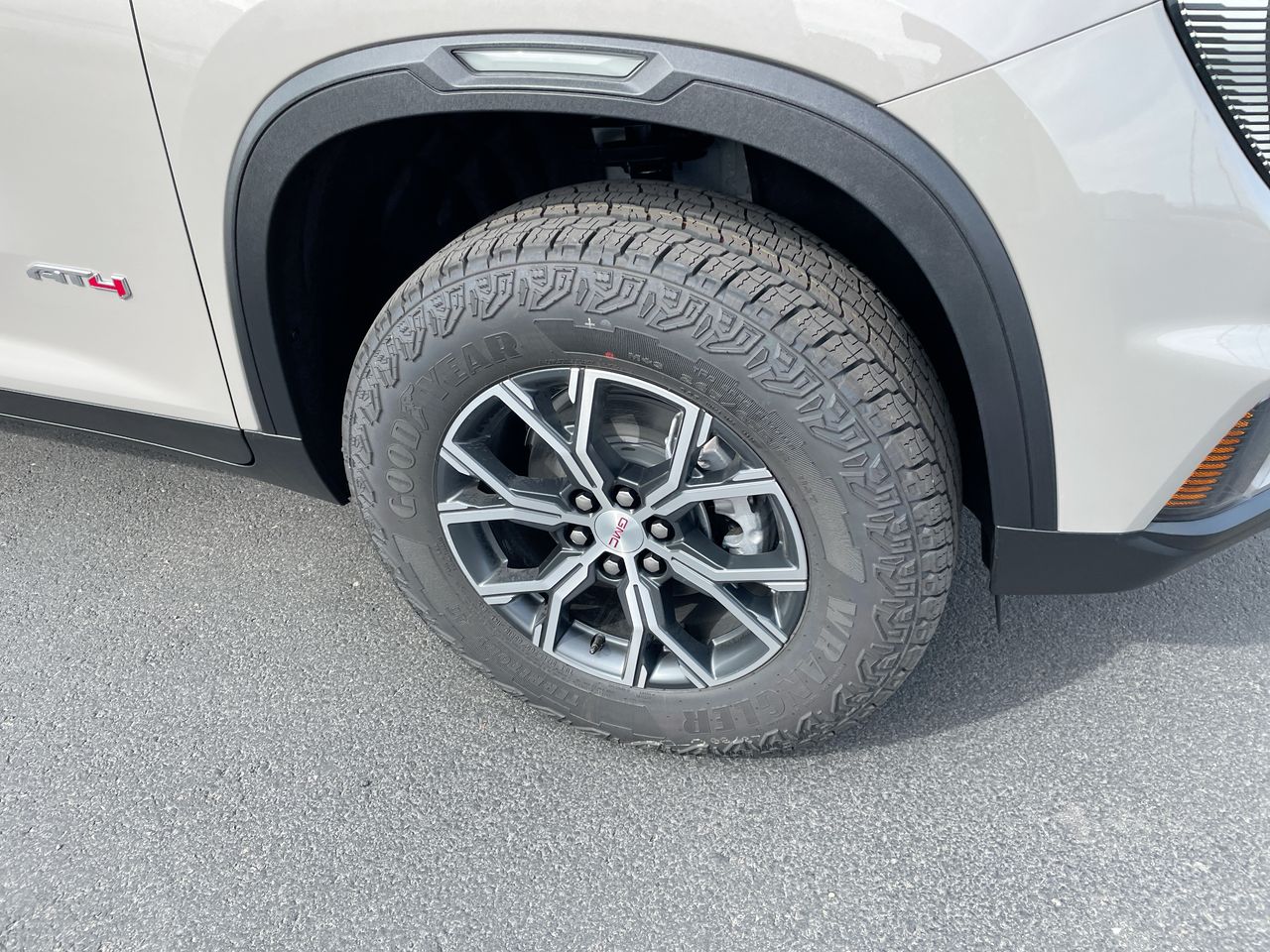 2027 GMC Acadia AT4
