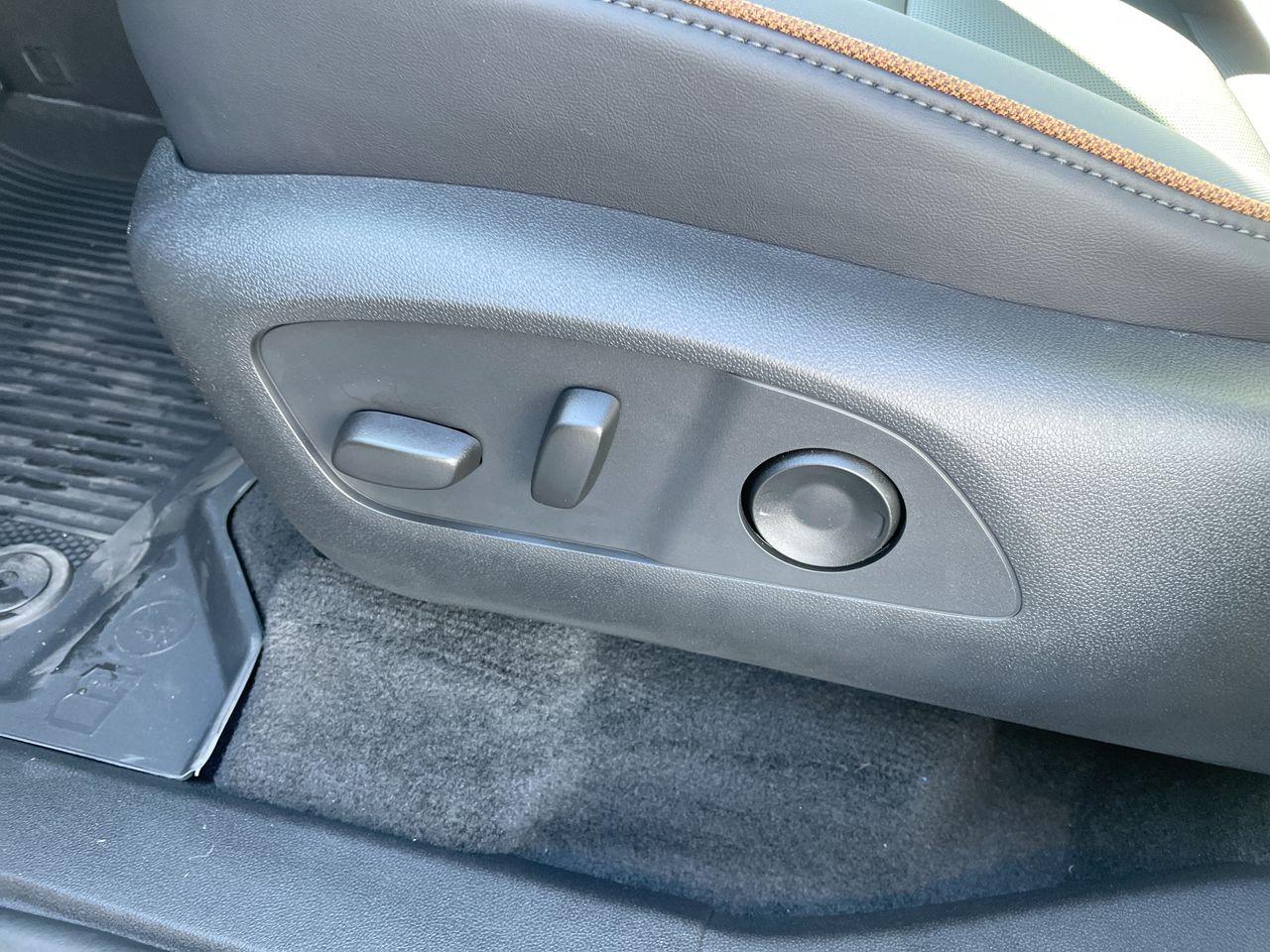 2027 GMC Acadia AT4 - Photo 25