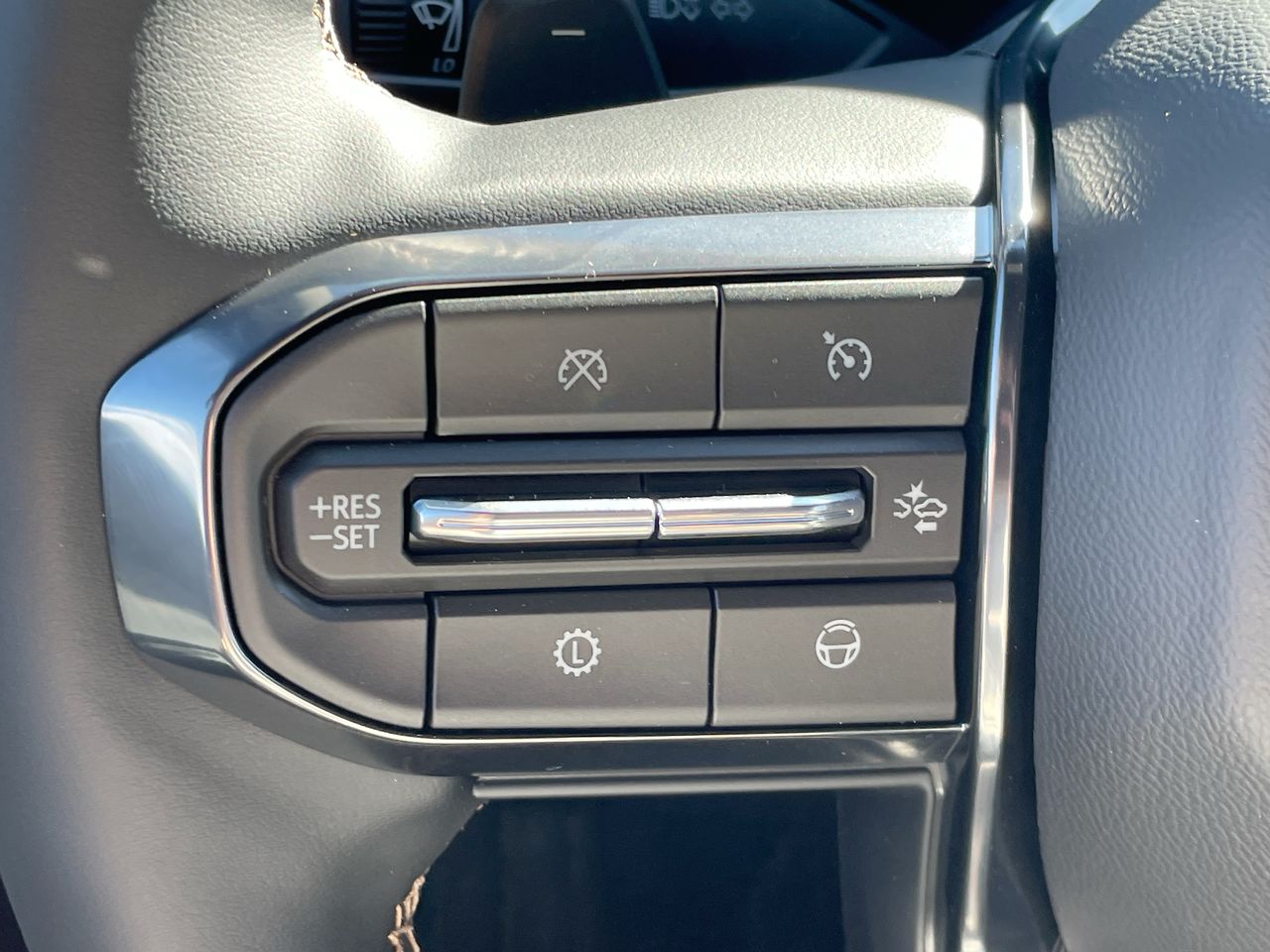 2027 GMC Acadia AT4 - Photo 33