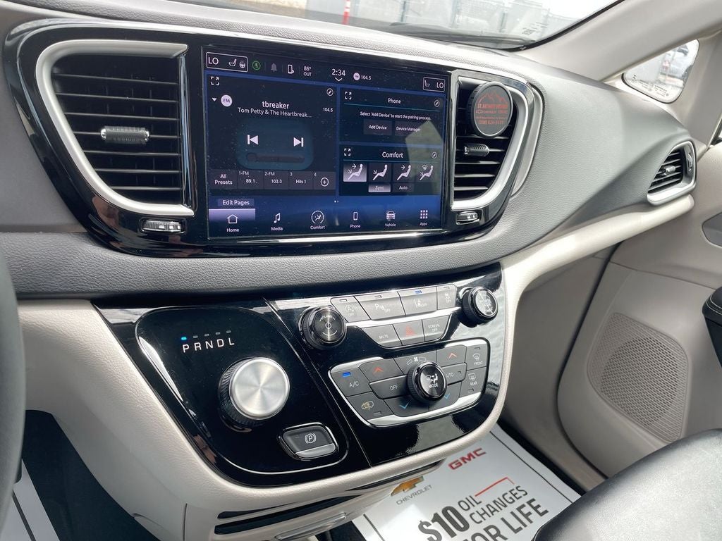2024 Chrysler Pacifica Touring L