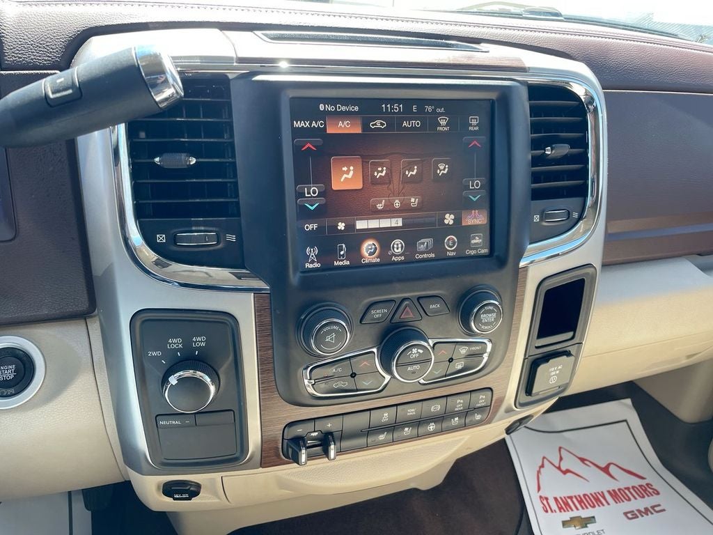 2017 RAM 2500 Laramie Crew Cab 4x4 6'4" Box